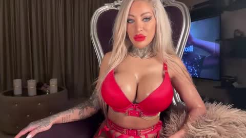 Snapshot of mistresssaida chatting on June 2026 10:30:01 PM Mistress Saida online show from June 2026 10:30:01 PM