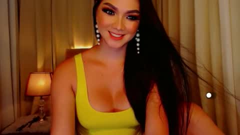 Snapshot of mistressseductionleah chatting on April 2026 09:15:02 PM Leah online show from April 2026 09:15:02 PM