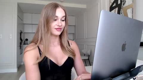 Snapshot of mistressuniverse chatting on June 2026 09:23:02 AM mistressuniverse online show from June 2026 09:23:02 AM