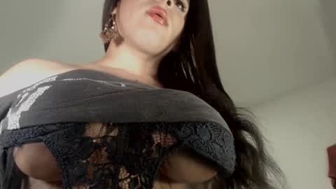 Snapshot of mistressxxalice chatting on December 2024 10:34:01 PM ALICE MADANE online show from December 2024 10:34:01 PM
