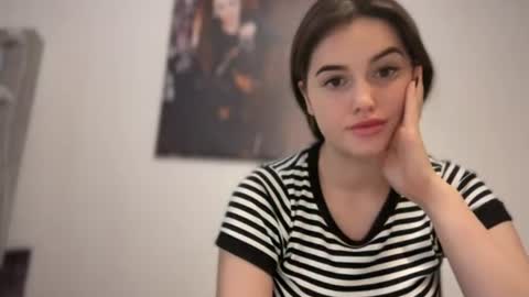 Snapshot of mistyfox_rea chatting on June 2026 01:35:01 PM MistyFox Rea online show from June 2026 01:35:01 PM