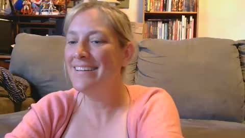 Snapshot of mistymountains96 chatting on June 2026 01:00:01 AM Misty Mountains online show from June 2026 01:00:01 AM
