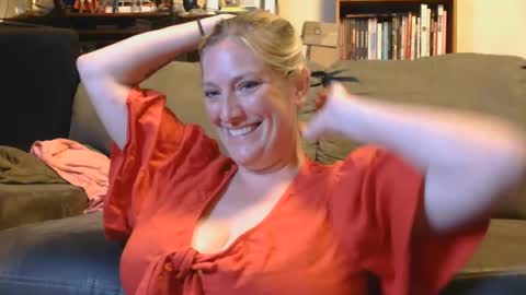 Snapshot of mistymountains96 chatting on July 2026 03:24:01 AM Misty Mountains online show from July 2026 03:24:01 AM