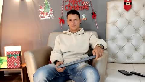 Snapshot of mitchellburns chatting on December 2024 12:07:02 AM mitchell online show from December 2024 12:07:02 AM