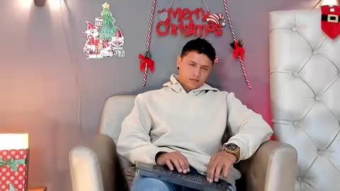 Snapshot of mitchellburns chatting on December 2024 04:18:02 AM mitchell online show from December 2024 04:18:02 AM