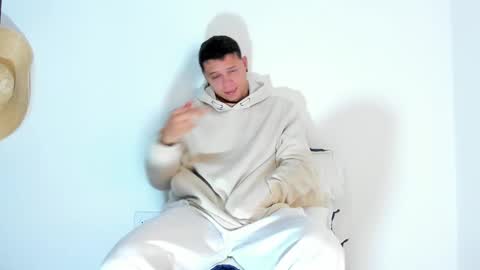 Snapshot of mitchellburns chatting on February 2025 12:16:01 PM mitchell online show from February 2025 12:16:01 PM