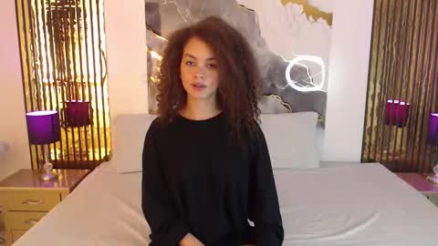 Mtica Brennet online show from December 2025 05:13:01 AM