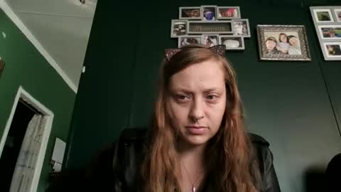 Snapshot of miztrezk chatting on November 2025 03:12:02 PM miztrezk online show from November 2025 03:12:02 PM