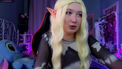 Snapshot of mizukinoyoru chatting on February 2025 08:37:01 PM Mizuki online show from February 2025 08:37:01 PM