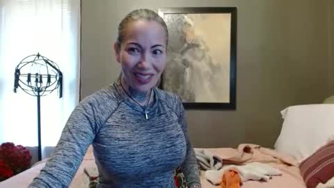 Snapshot of mizxtrix chatting on October 2025 07:07:02 PM MizXtrix online show from October 2025 07:07:02 PM