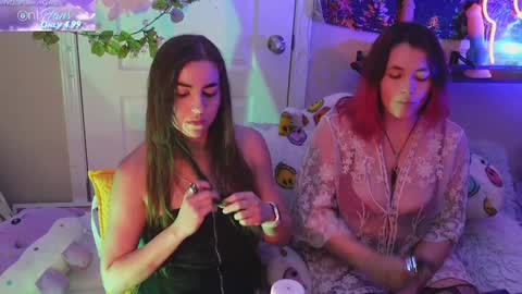 Hera  Tethra Bathtub stream  20k followers  Ask about our custom videos3 online show from January 2025 02:14:01 PM