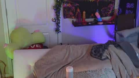 Hera  Tethra Bathtub stream  20k followers  Ask about our custom videos3 online show from March 2025 06:33:01 PM