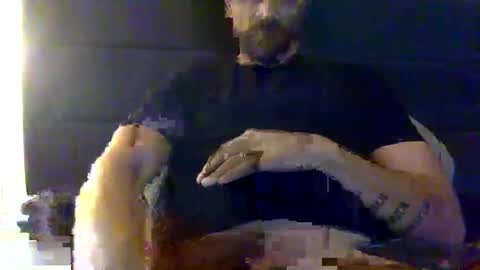 Snapshot of mkmarkets chatting on December 2025 09:51:02 AM Hrny Lat .. online show from December 2025 09:51:02 AM