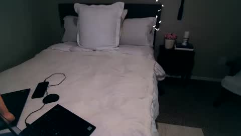 Snapshot of mmmmmwah chatting on November 2025 05:20:02 AM Angel online show from November 2025 05:20:02 AM