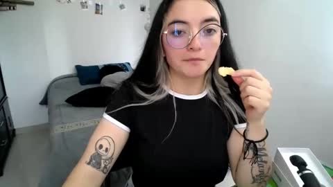 Sam online show from October 2025 04:31:01 PM