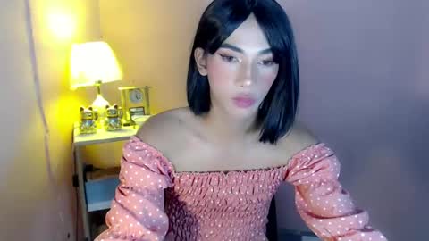 Mocha Locca  online show from January 2025 12:31:01 PM