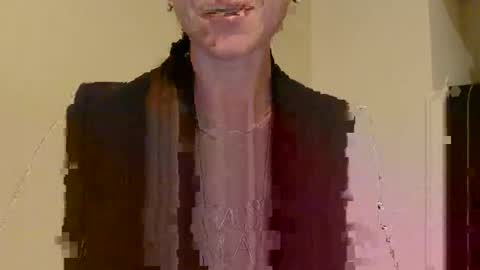 Snapshot of modesta1413 chatting on November 2025 09:42:02 PM Aurora online show from November 2025 09:42:02 PM