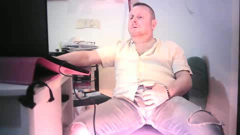 Snapshot of modesto1969 chatting on January 2025 05:04:02 PM modesto1969 online show from January 2025 05:04:02 PM