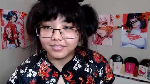 Molly online show from October 2025 04:57:02 AM