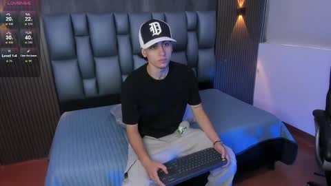 mohamed_malik online show from May 2026 12:15:01 PM