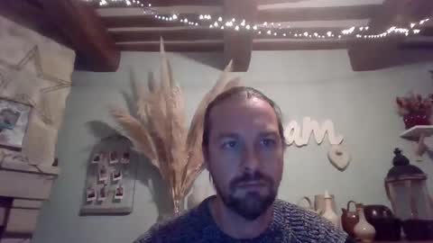 Snapshot of moi9876543210 chatting on February 2025 06:56:02 PM Julien online show from February 2025 06:56:02 PM