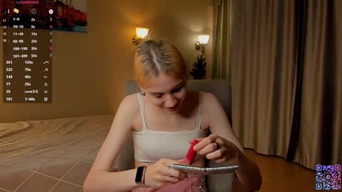 Snapshot of moirebroady chatting on September 2025 01:29:01 AM Laura online show from September 2025 01:29:01 AM