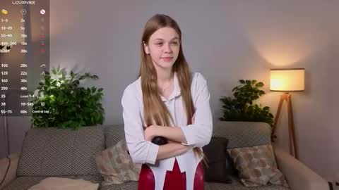 Snapshot of moirebroady chatting on November 2025 11:10:02 AM Laura online show from November 2025 11:10:02 AM