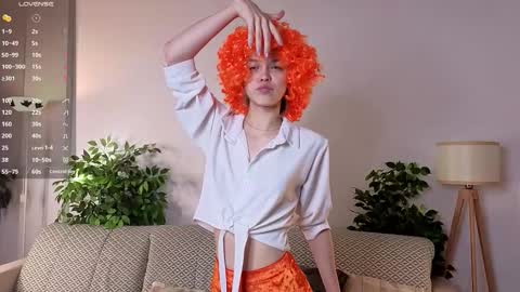 Snapshot of moirebroady chatting on November 2025 11:02:02 AM Laura online show from November 2025 11:02:02 AM