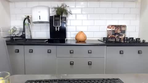 erika online show from March 2025 10:13:02 AM