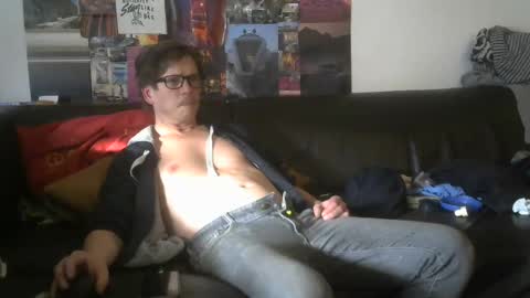 Snapshot of mojoflow39 chatting on December 2024 09:39:02 AM Fr online show from December 2024 09:39:02 AM