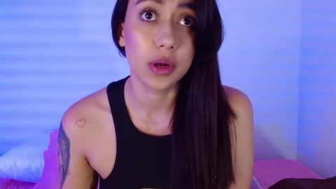 M o L l i E  online show from March 2025 01:15:01 AM