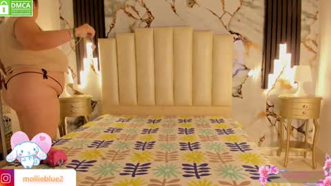 Hey Guys  Im Mollie online show from October 2025 03:31:02 PM