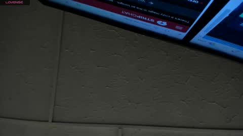 Hey Guys  Im Mollie online show from December 2025 12:12:02 PM