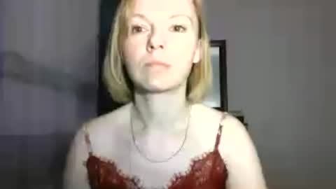 Snapshot of mollilove chatting on June 2026 05:56:02 PM mollilove online show from June 2026 05:56:02 PM