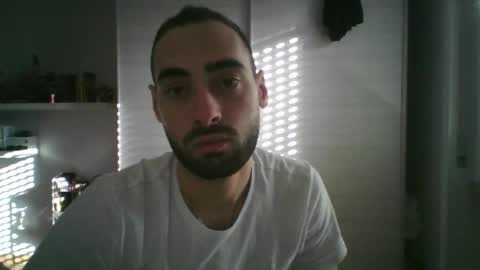 mollo20 online show from October 2025 02:07:01 PM