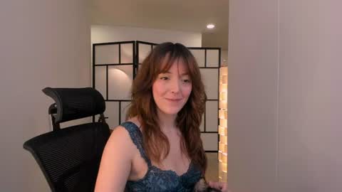   MOLLY   online show from July 2026 07:27:01 PM