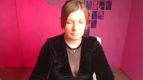 Molly online show from January 2026 01:05:02 PM