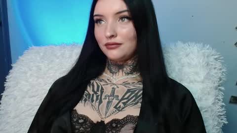 Lina online show from January 2026 05:04:02 PM