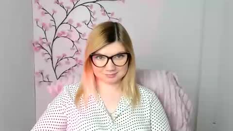 Molly online show from February 2026 12:37:01 PM