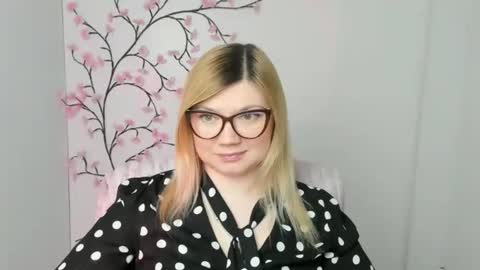 Molly online show from March 2026 12:33:02 PM