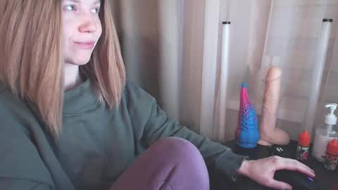 Snapshot of molly_royse chatting on January 2025 07:04:01 PM I have new photos come and see with love Molly online show from January 2025 07:04:01 PM