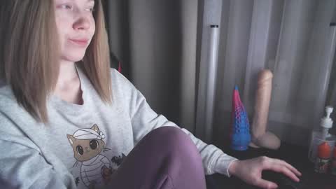 Snapshot of molly_royse chatting on January 2025 03:43:01 AM I have new photos come and see with love Molly online show from January 2025 03:43:01 AM