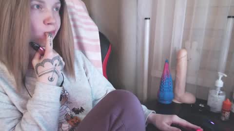 Snapshot of molly_royse chatting on January 2025 06:24:01 PM I have new photos come and see with love Molly online show from January 2025 06:24:01 PM