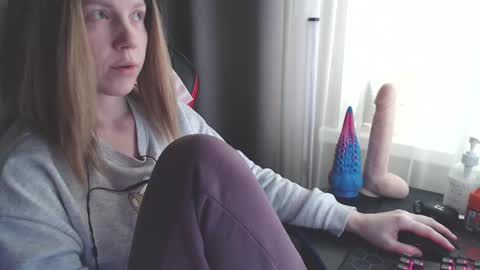 Snapshot of molly_royse chatting on January 2025 11:39:01 AM I have new photos come and see with love Molly online show from January 2025 11:39:01 AM