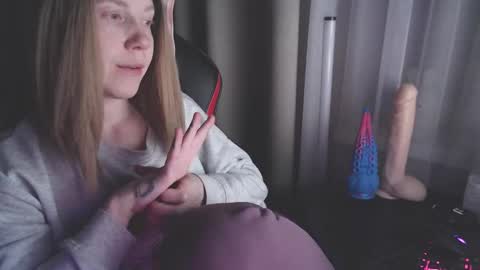 Snapshot of molly_royse chatting on January 2025 02:41:01 PM I have new photos come and see with love Molly online show from January 2025 02:41:01 PM