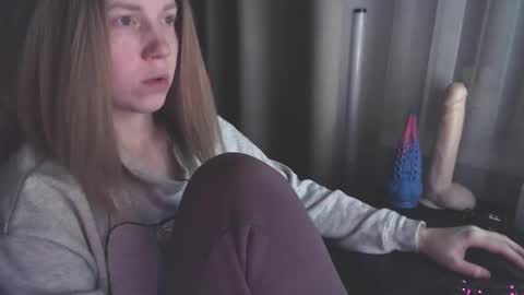 Snapshot of molly_royse chatting on January 2025 04:33:01 PM I have new photos come and see with love Molly online show from January 2025 04:33:01 PM