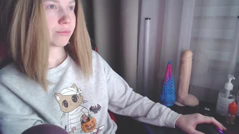 Snapshot of molly_royse chatting on January 2025 06:38:01 AM I have new photos come and see with love Molly online show from January 2025 06:38:01 AM
