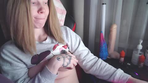 Snapshot of molly_royse chatting on February 2025 06:08:02 PM I have new photos come and see with love Molly online show from February 2025 06:08:02 PM
