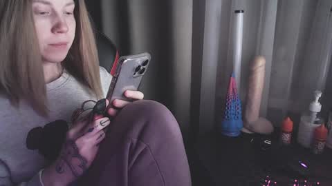 Snapshot of molly_royse chatting on February 2025 09:51:01 PM I have new photos come and see with love Molly online show from February 2025 09:51:01 PM