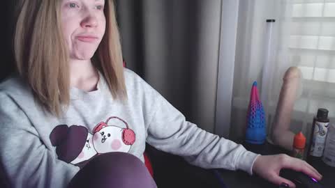 Snapshot of molly_royse chatting on February 2025 07:44:01 AM I have new photos come and see with love Molly online show from February 2025 07:44:01 AM